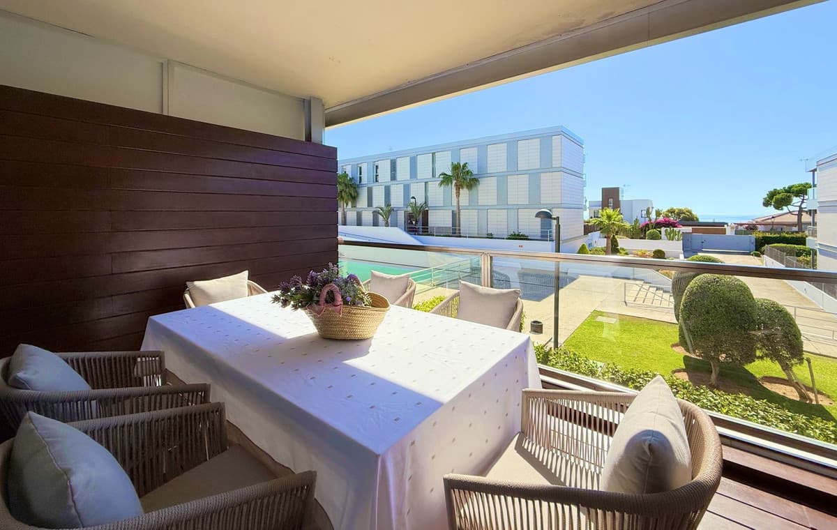 Middle Floor Apartment in La Duquesa — photo 1 of 10