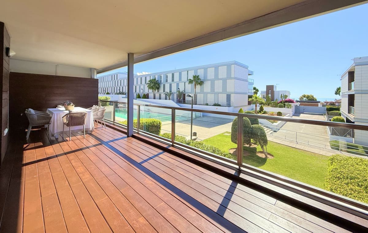 Middle Floor Apartment in La Duquesa — photo 9 of 10