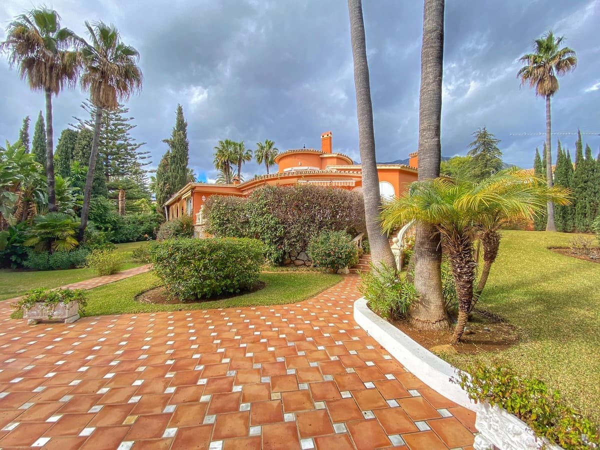 Detached Villa in Nagüeles — photo 8 of 10