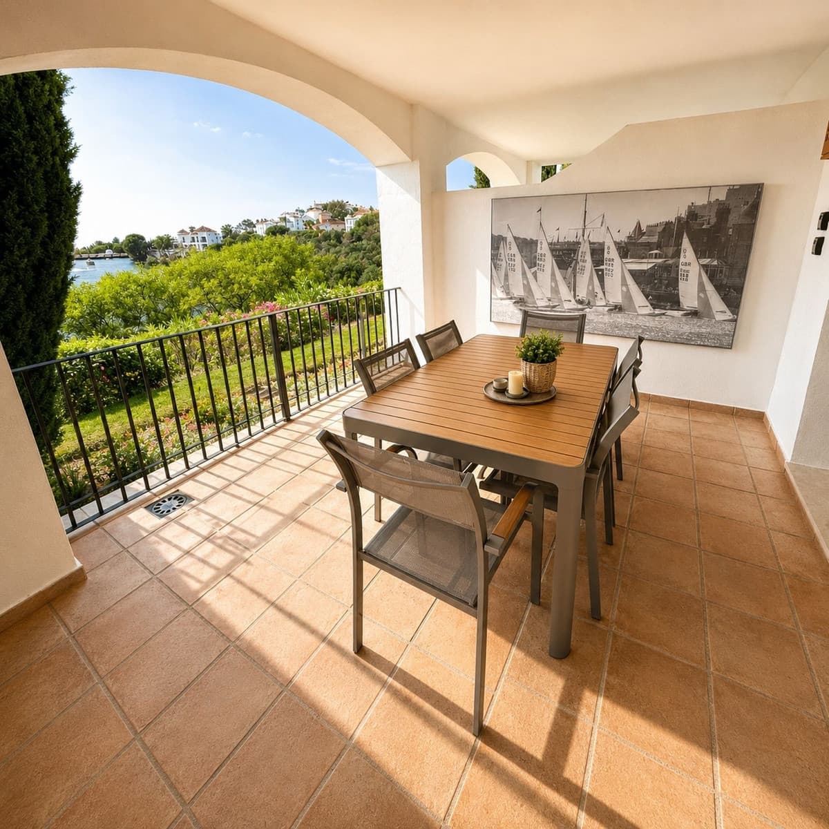 Ground Floor Apartment in Benahavís — photo 2 of 10