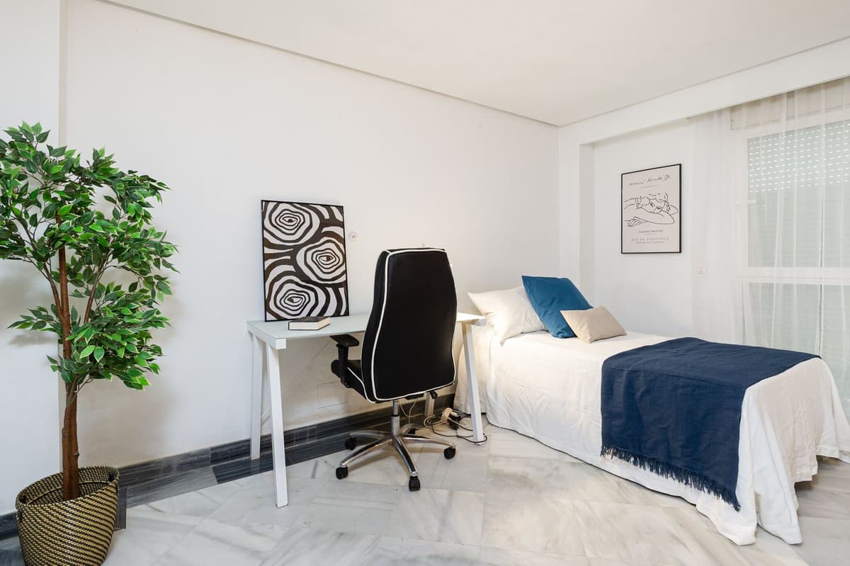 Middle Floor Apartment in Marbella — photo 10 of 10