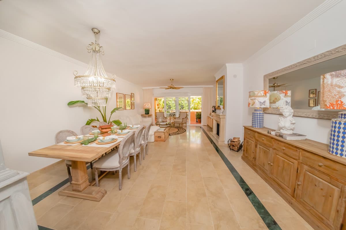 Semi-Detached House in Nagüeles — photo 2 of 10