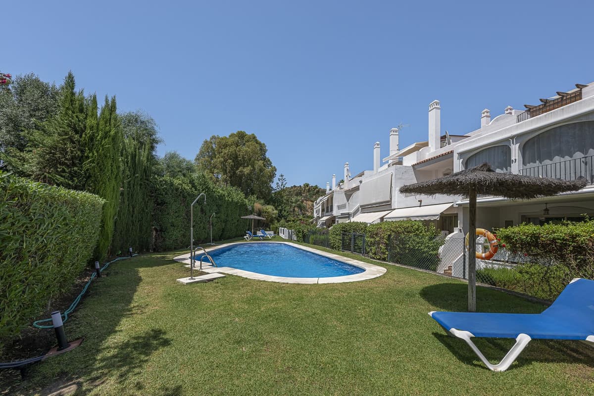 Townhouse in Nueva Andalucía — photo 2 of 10