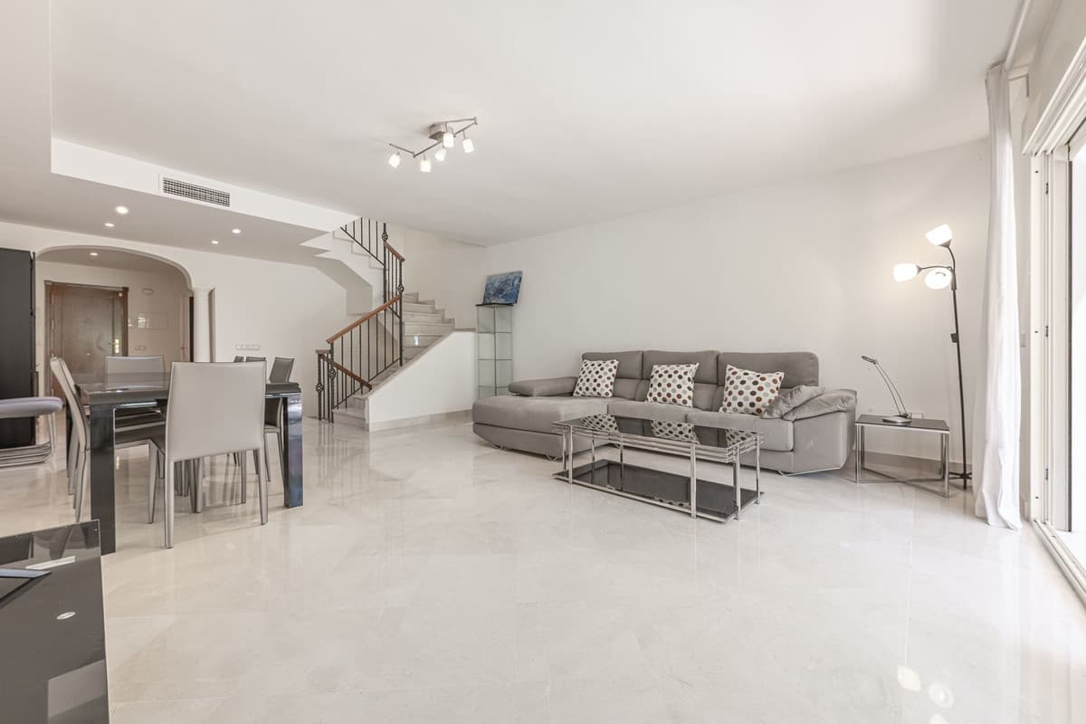 Townhouse in Nueva Andalucía — photo 7 of 10
