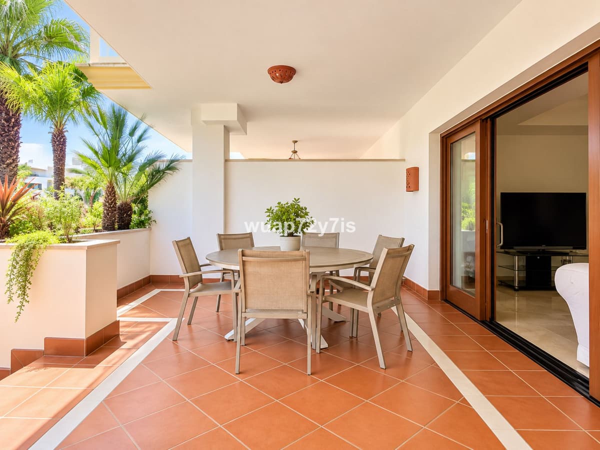 Ground Floor Apartment in The Golden Mile — photo 9 of 10