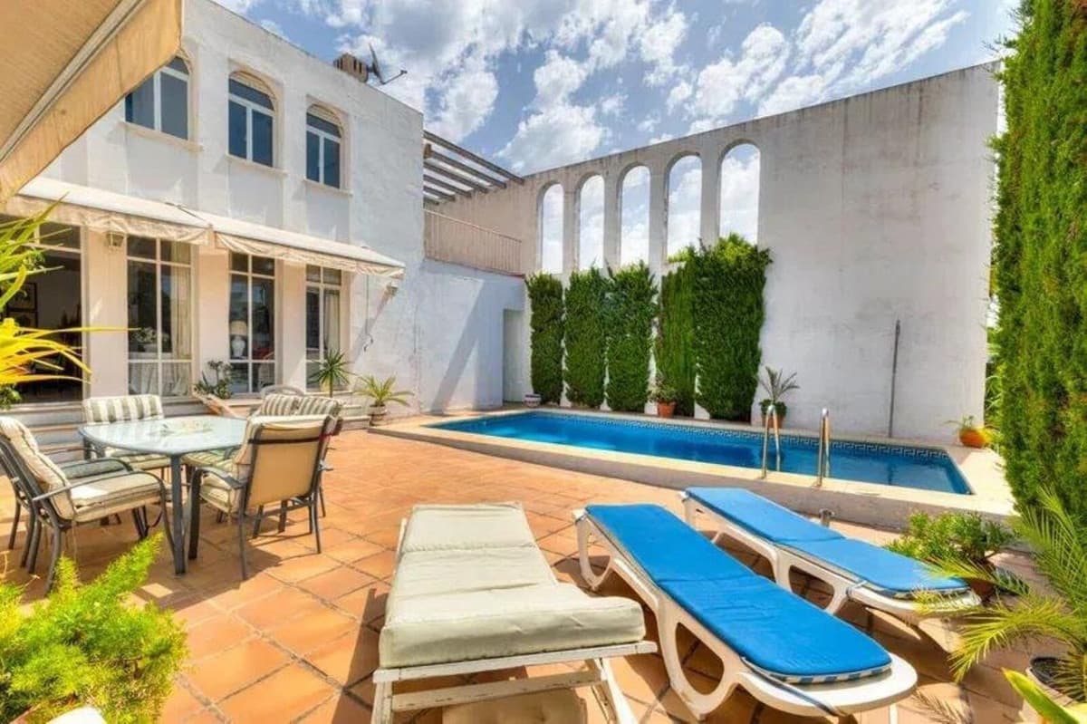 Detached Villa in Nueva Andalucía — photo 3 of 10