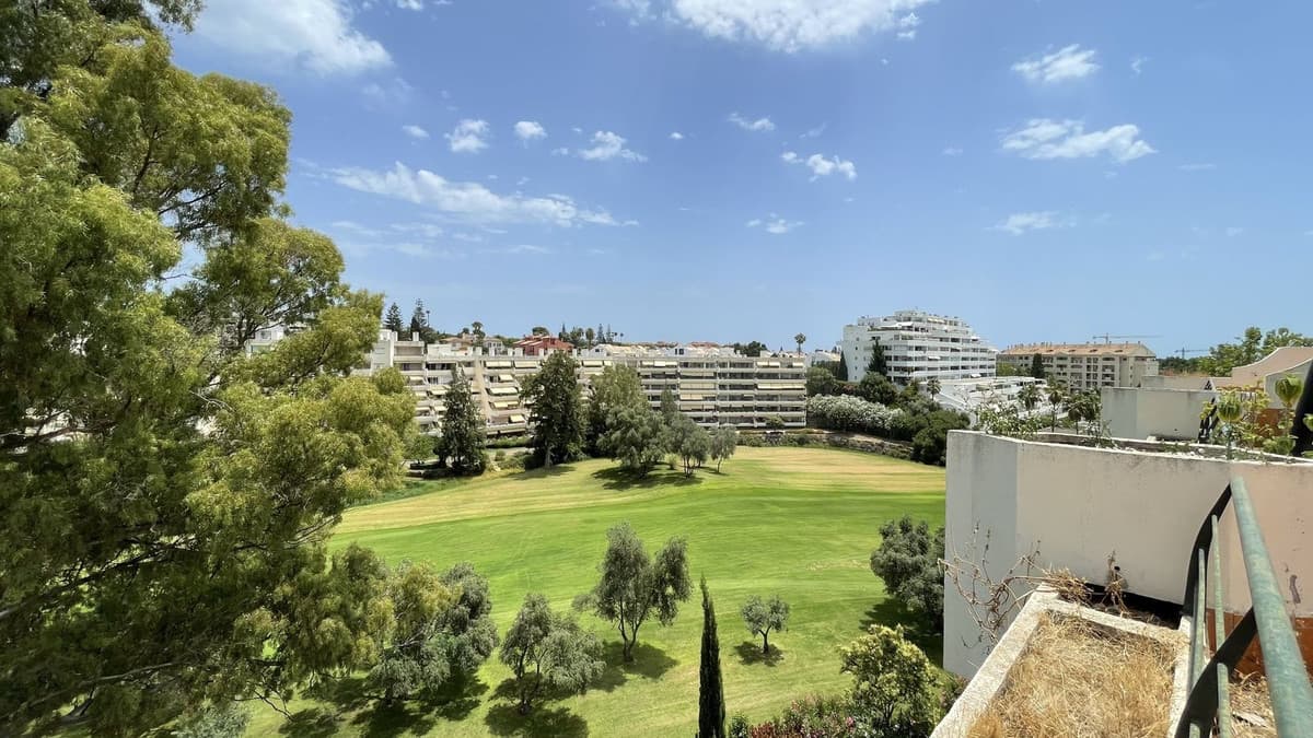 Top Floor Apartment in Guadalmina Alta — photo 1 of 10