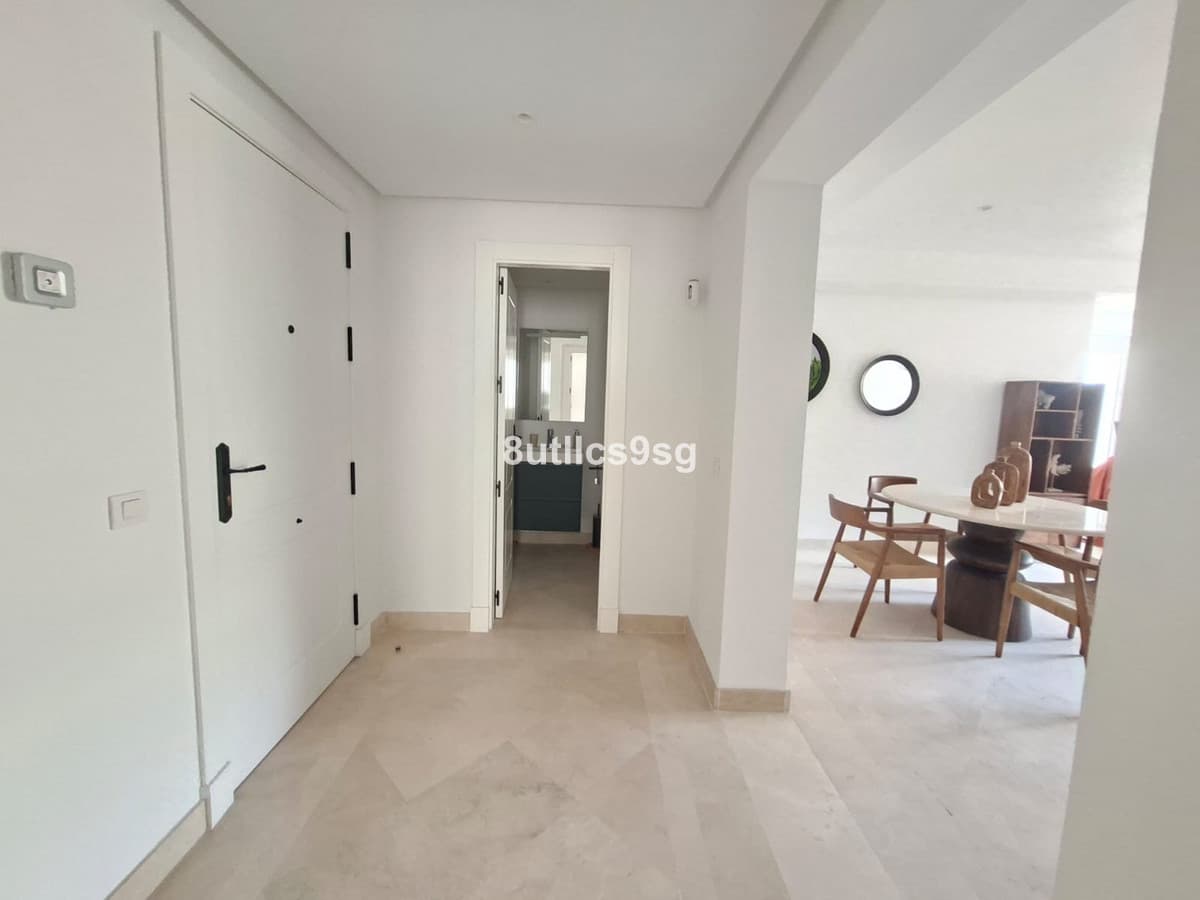 Middle Floor Apartment in Aloha — photo 6 of 10