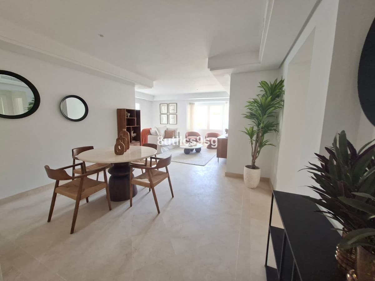 Middle Floor Apartment in Aloha — photo 7 of 10