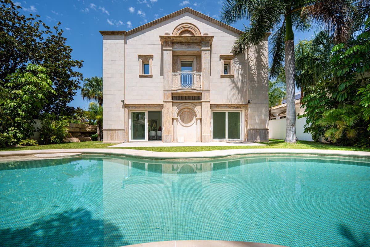 Detached Villa in Marbella — photo 6 of 10