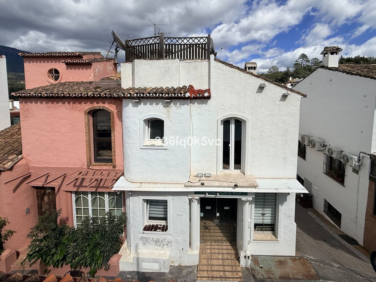 Townhouse in Benahavís — photo 2 of 10