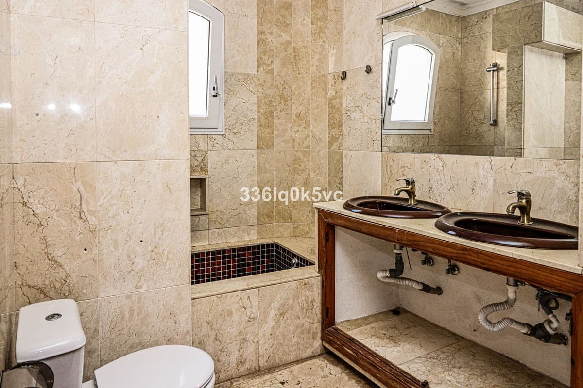 Townhouse in Benahavís — photo 9 of 10