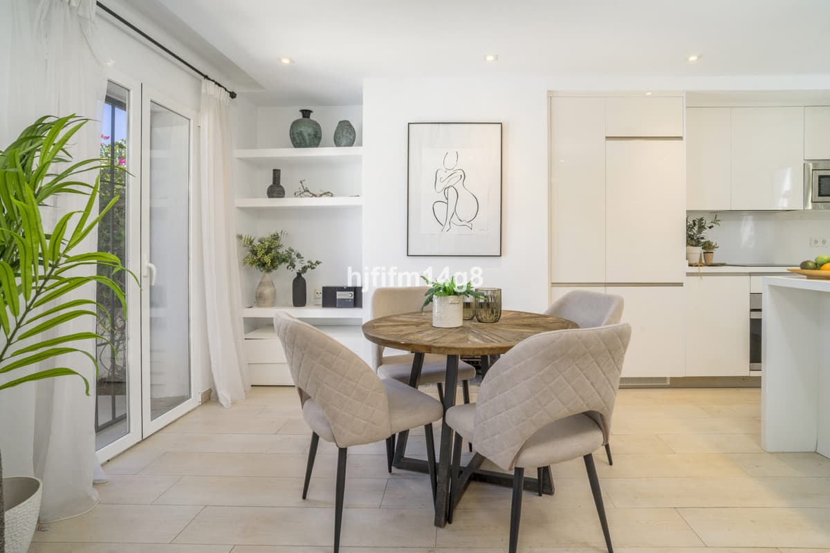 Townhouse in Nueva Andalucía — photo 5 of 10