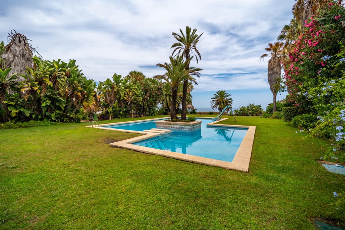 Detached Villa in Estepona — photo 2 of 10