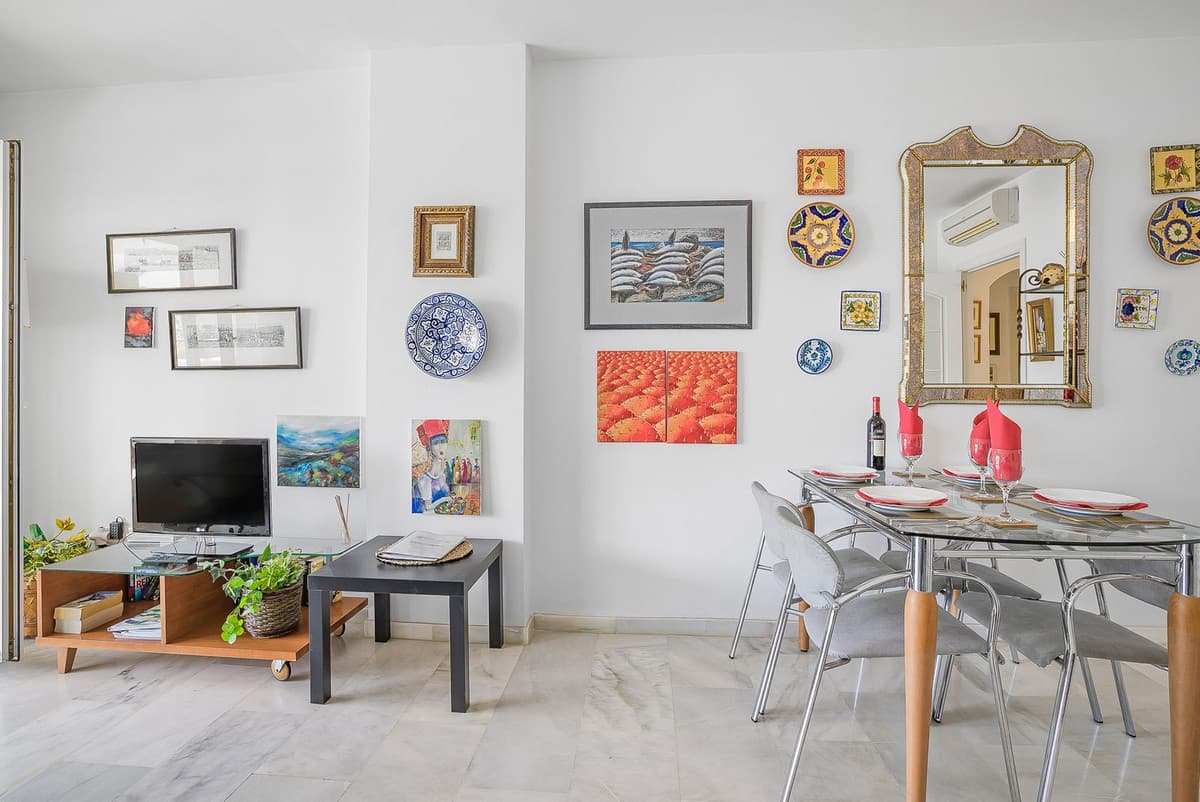 Middle Floor Apartment in Calahonda — photo 9 of 10