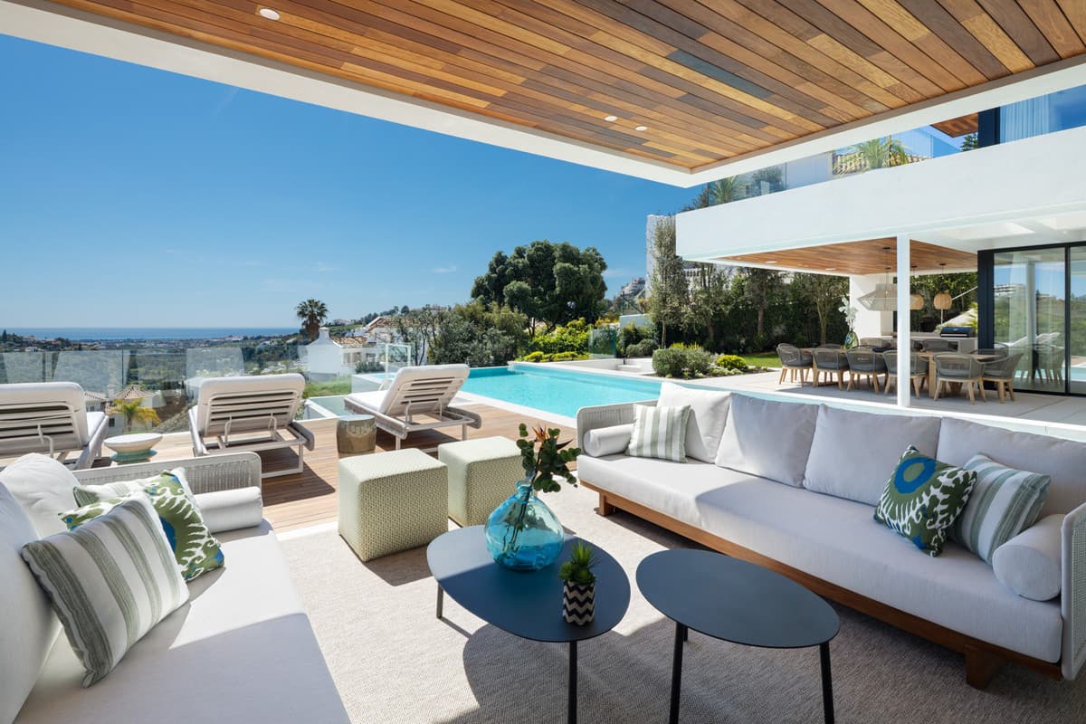 Detached Villa in La Quinta — photo 1 of 10