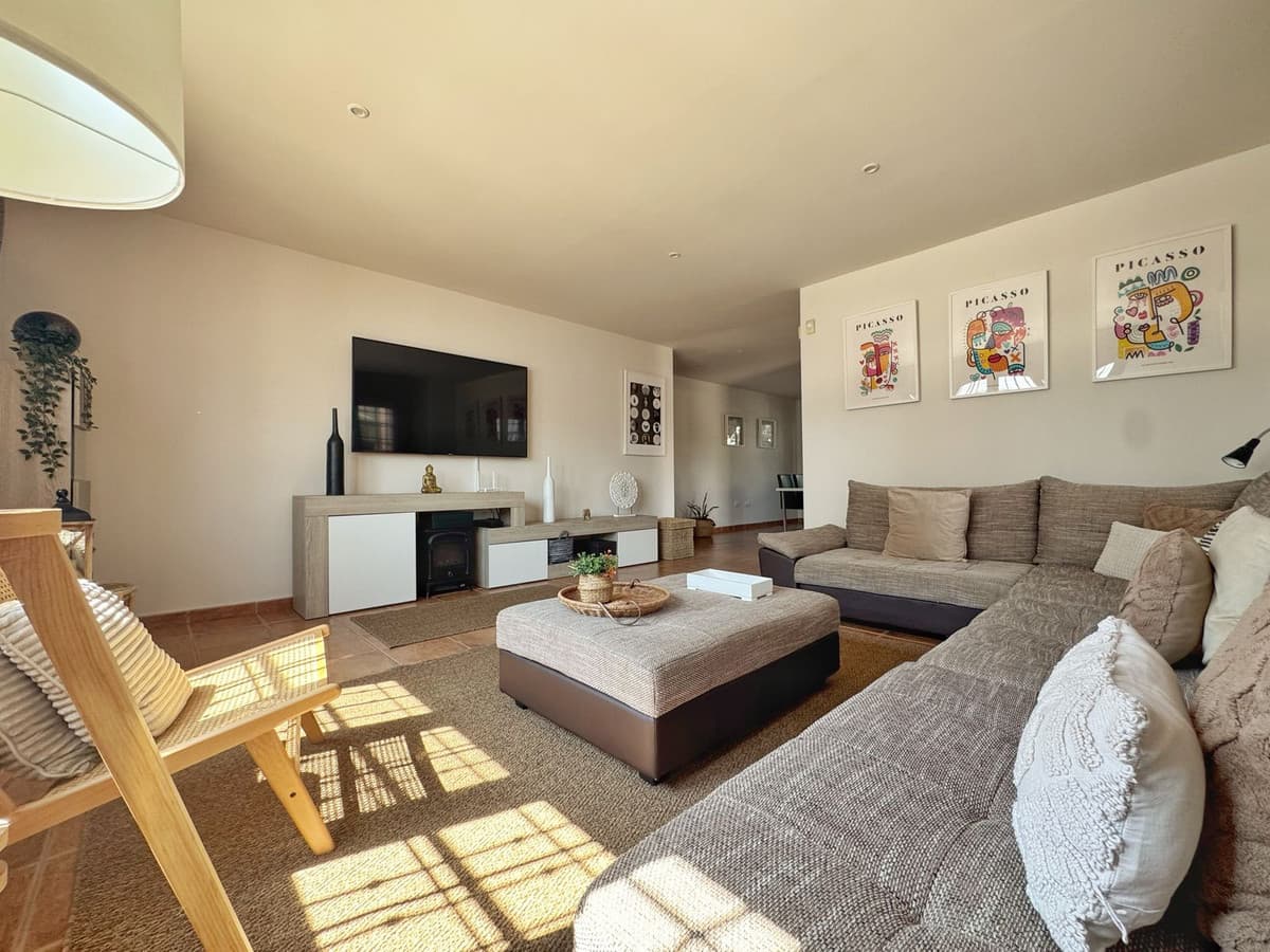 Detached Villa in Sierrezuela — photo 5 of 10