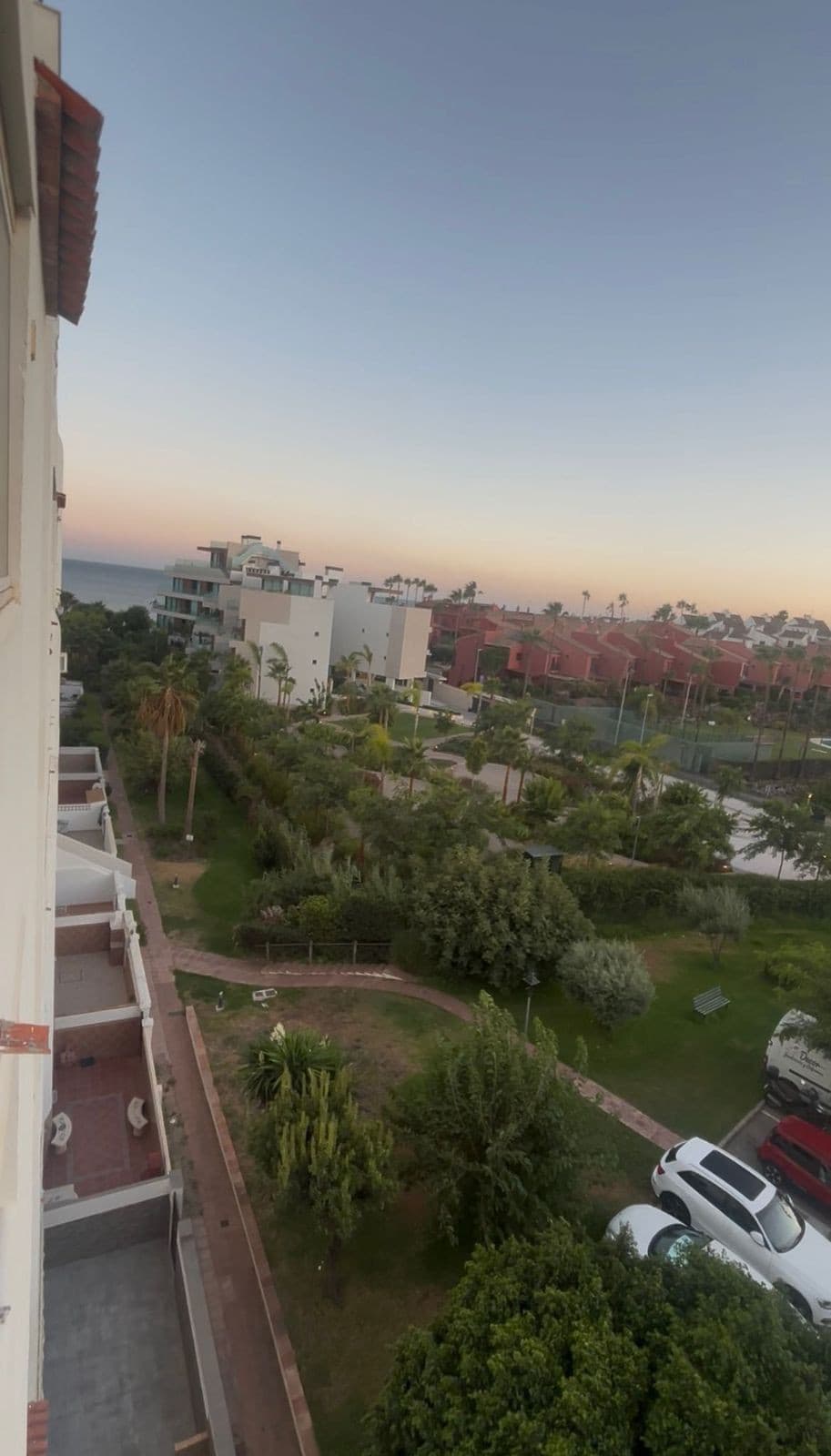 Middle Floor Apartment in Estepona — photo 9 of 10