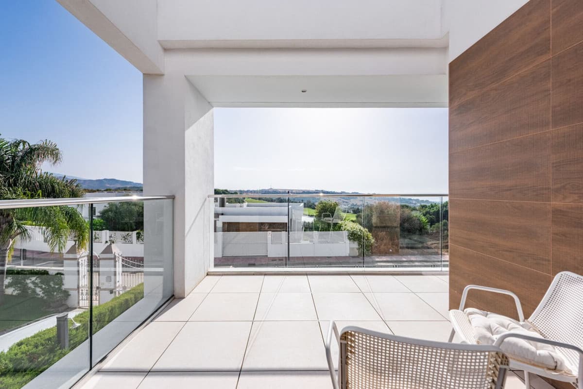 Detached Villa in Estepona — photo 5 of 10