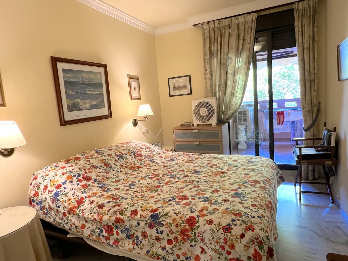 Middle Floor Apartment in The Golden Mile — photo 6 of 10