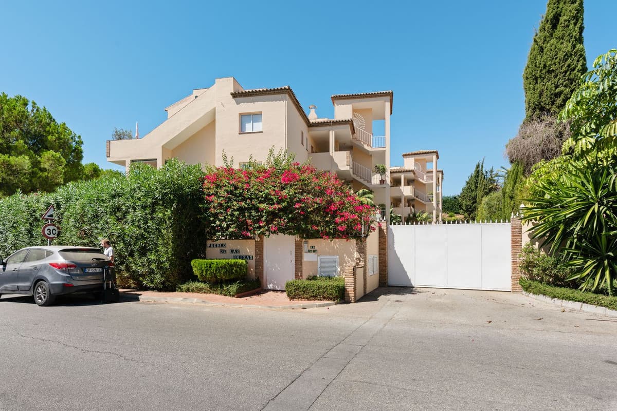 Ground Floor Apartment in Nueva Andalucía — photo 4 of 10