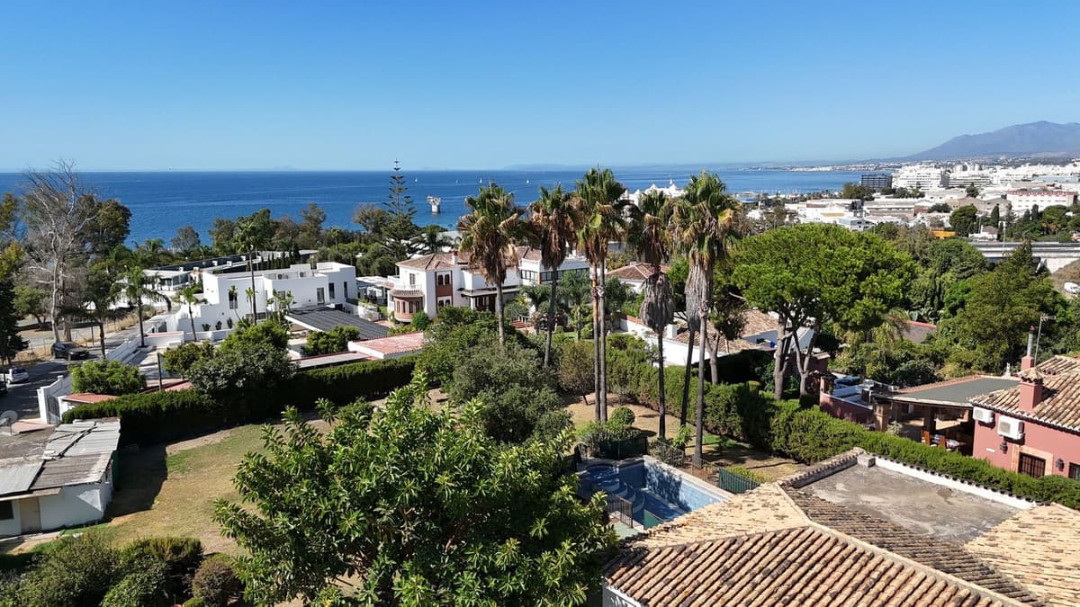 Detached Villa in Marbella — photo 3 of 10