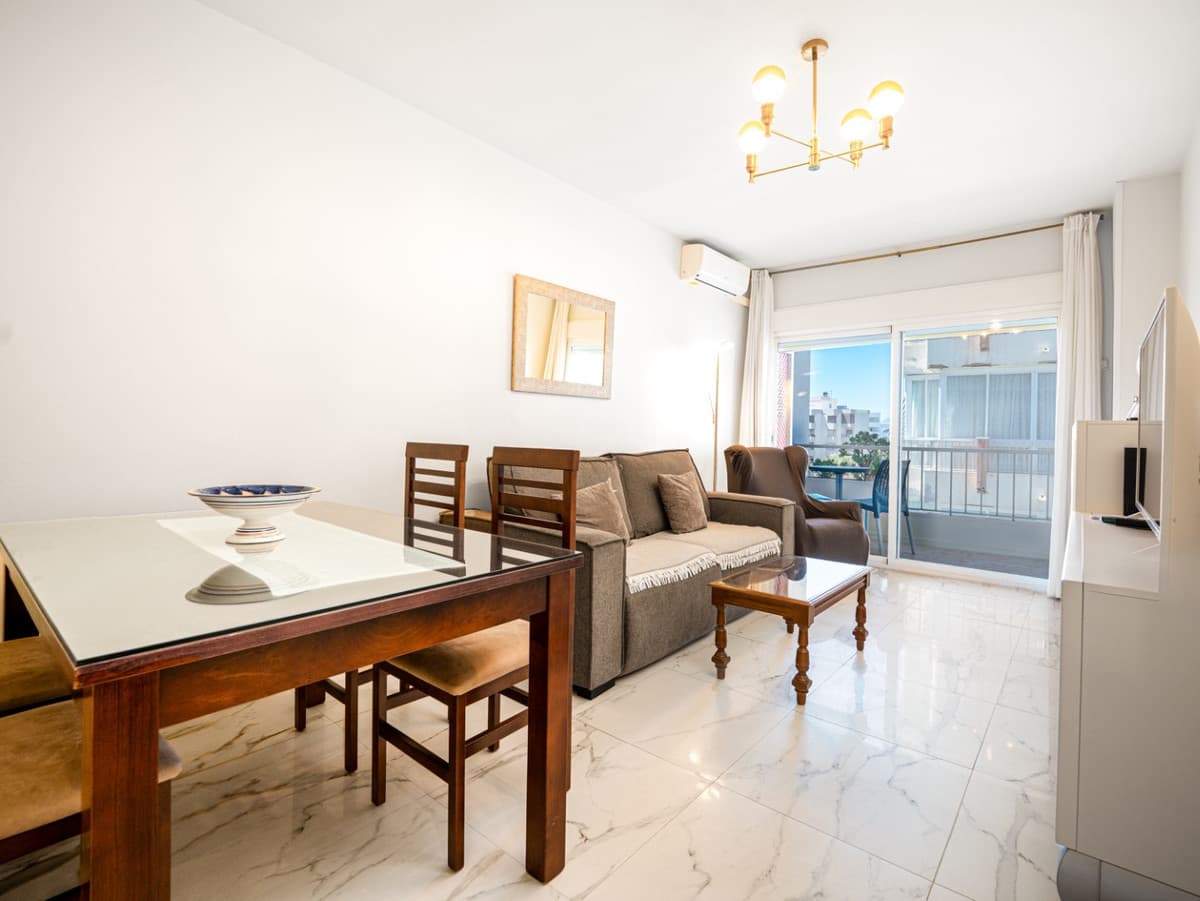 Middle Floor Apartment in Marbella — photo 2 of 10