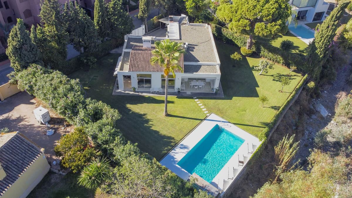Detached Villa in Guadalmina Baja — photo 2 of 10