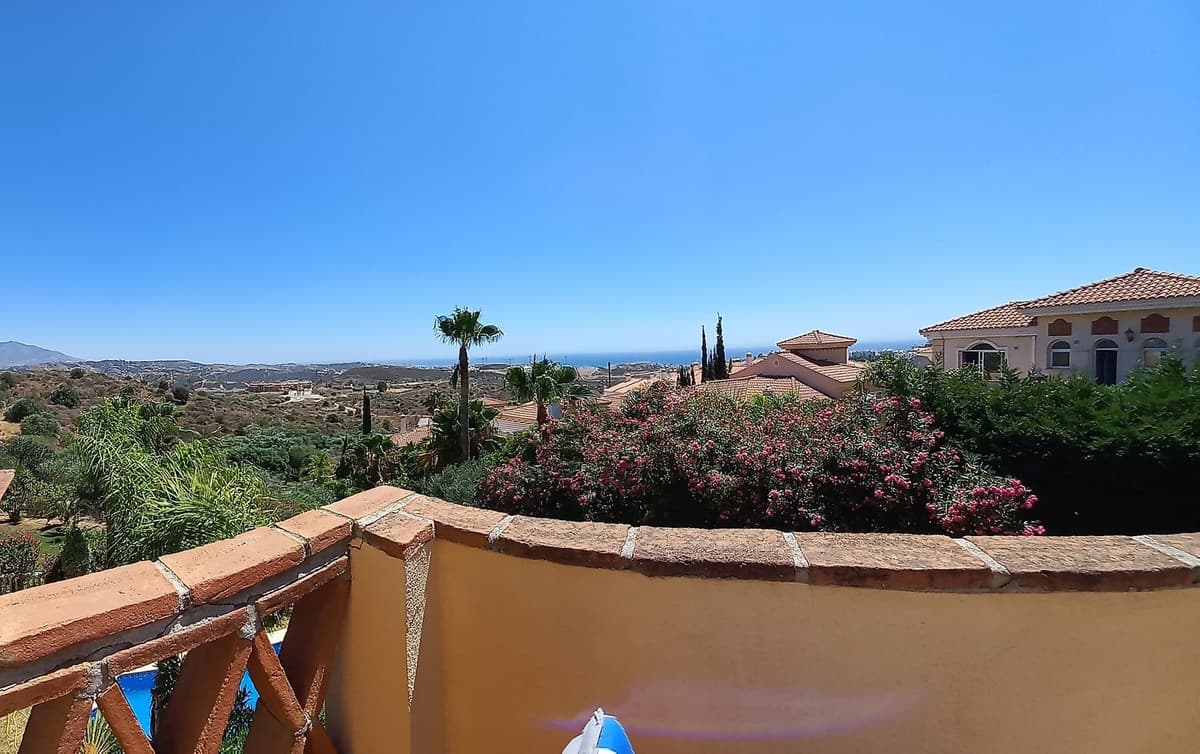 Detached Villa in Riviera del Sol — photo 2 of 10