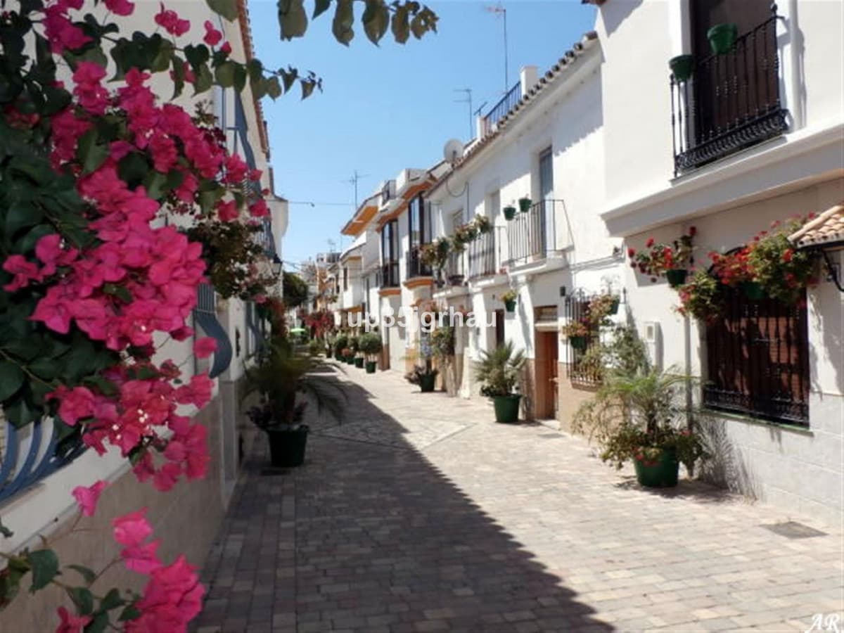 Townhouse in Estepona — photo 6 of 8