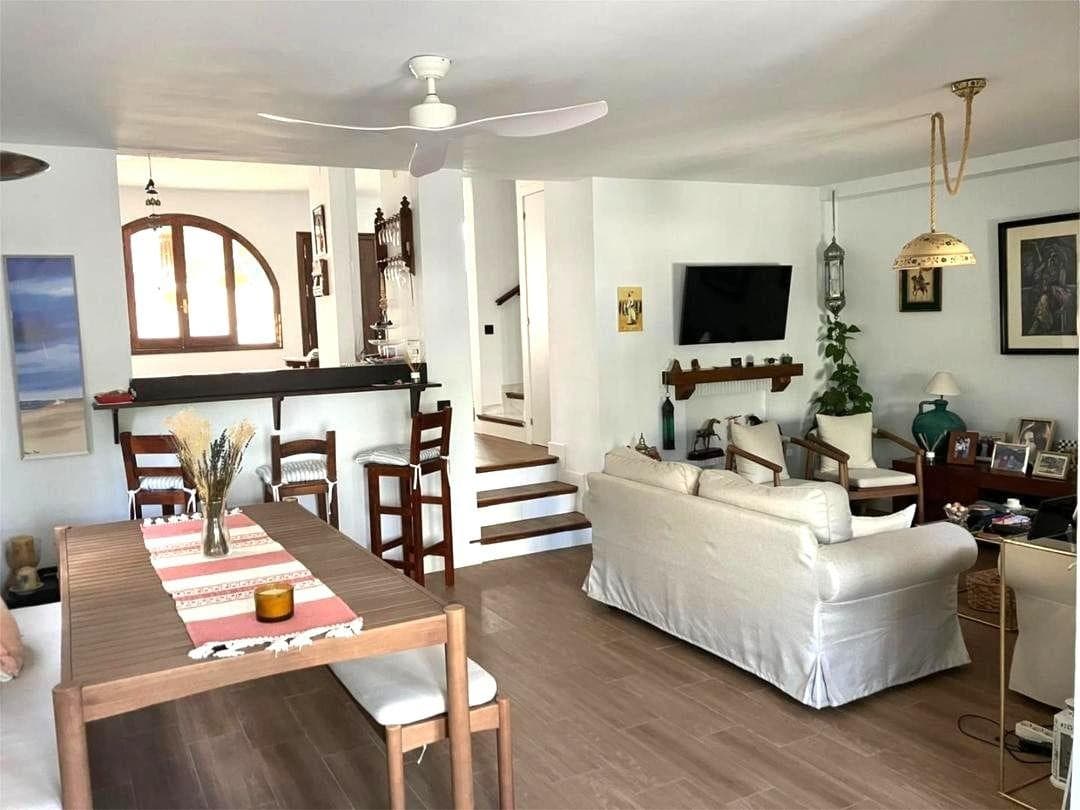 Semi-Detached House in La Colina — photo 6 of 10