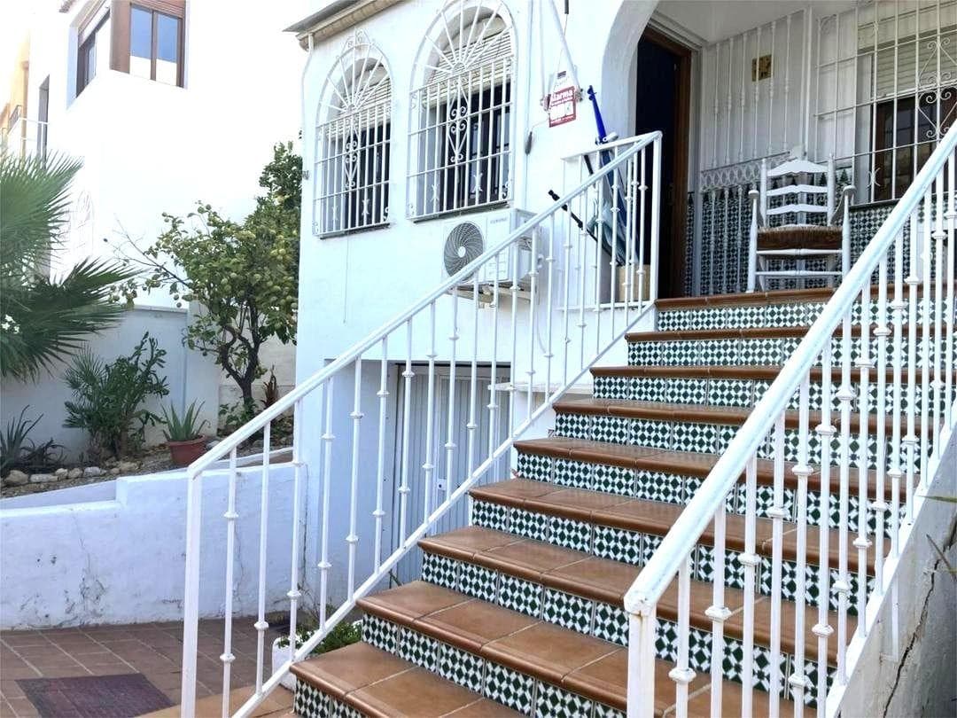 Semi-Detached House in La Colina — photo 9 of 10