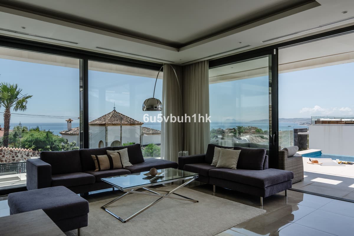 Detached Villa in Estepona — photo 9 of 10