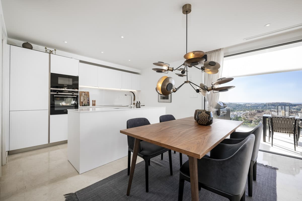 Penthouse Duplex in Nueva Andalucía — photo 4 of 10
