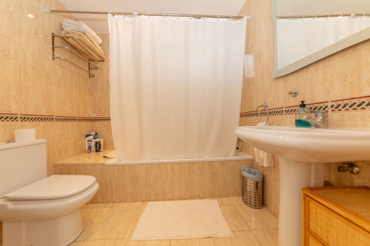 Middle Floor Apartment in Nueva Andalucía — photo 6 of 10