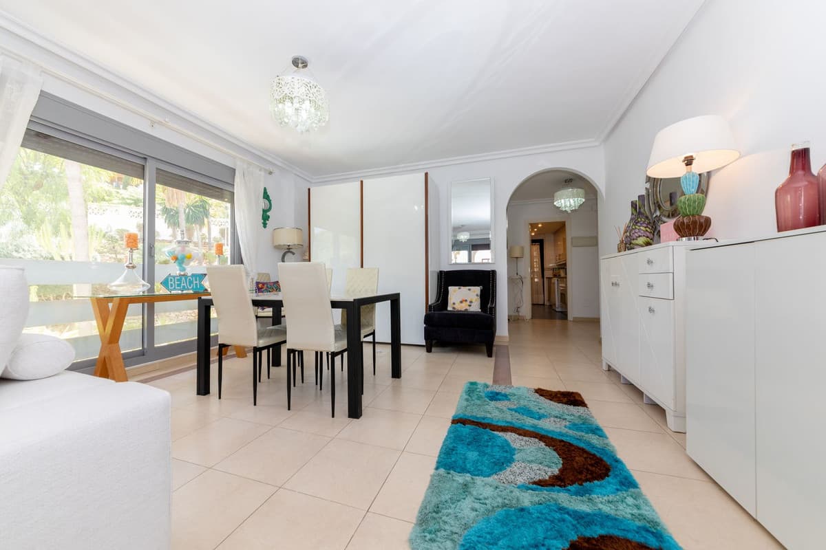 Middle Floor Apartment in Nueva Andalucía — photo 7 of 10