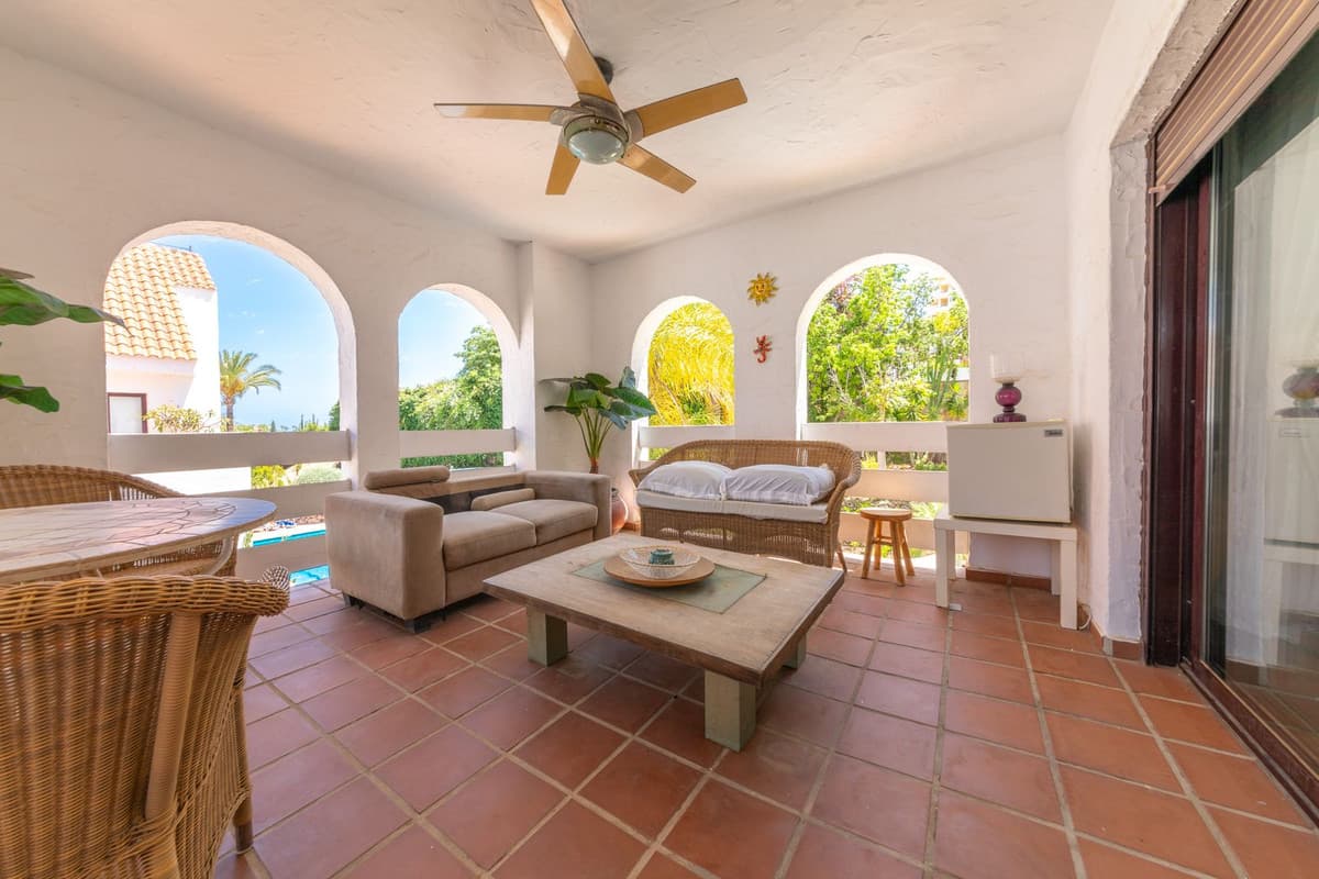 Middle Floor Apartment in Nueva Andalucía — photo 9 of 10