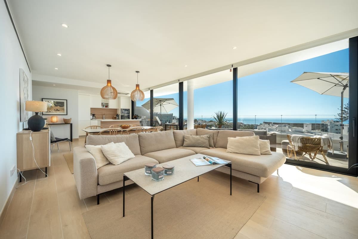 Middle Floor Apartment in Fuengirola — photo 3 of 10