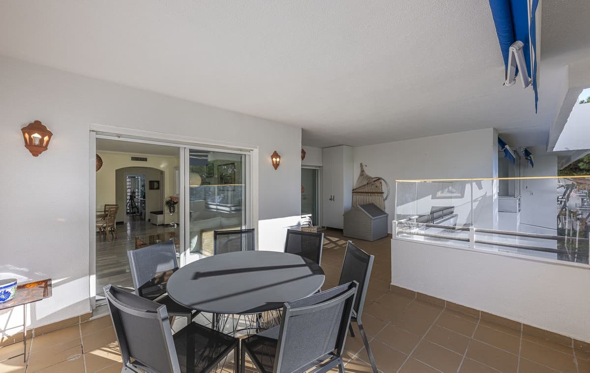 Middle Floor Apartment in Puerto Banús — photo 5 of 10