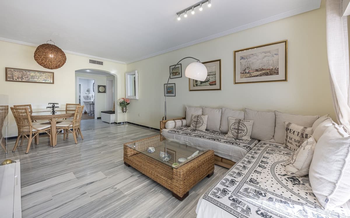 Middle Floor Apartment in Puerto Banús — photo 8 of 10