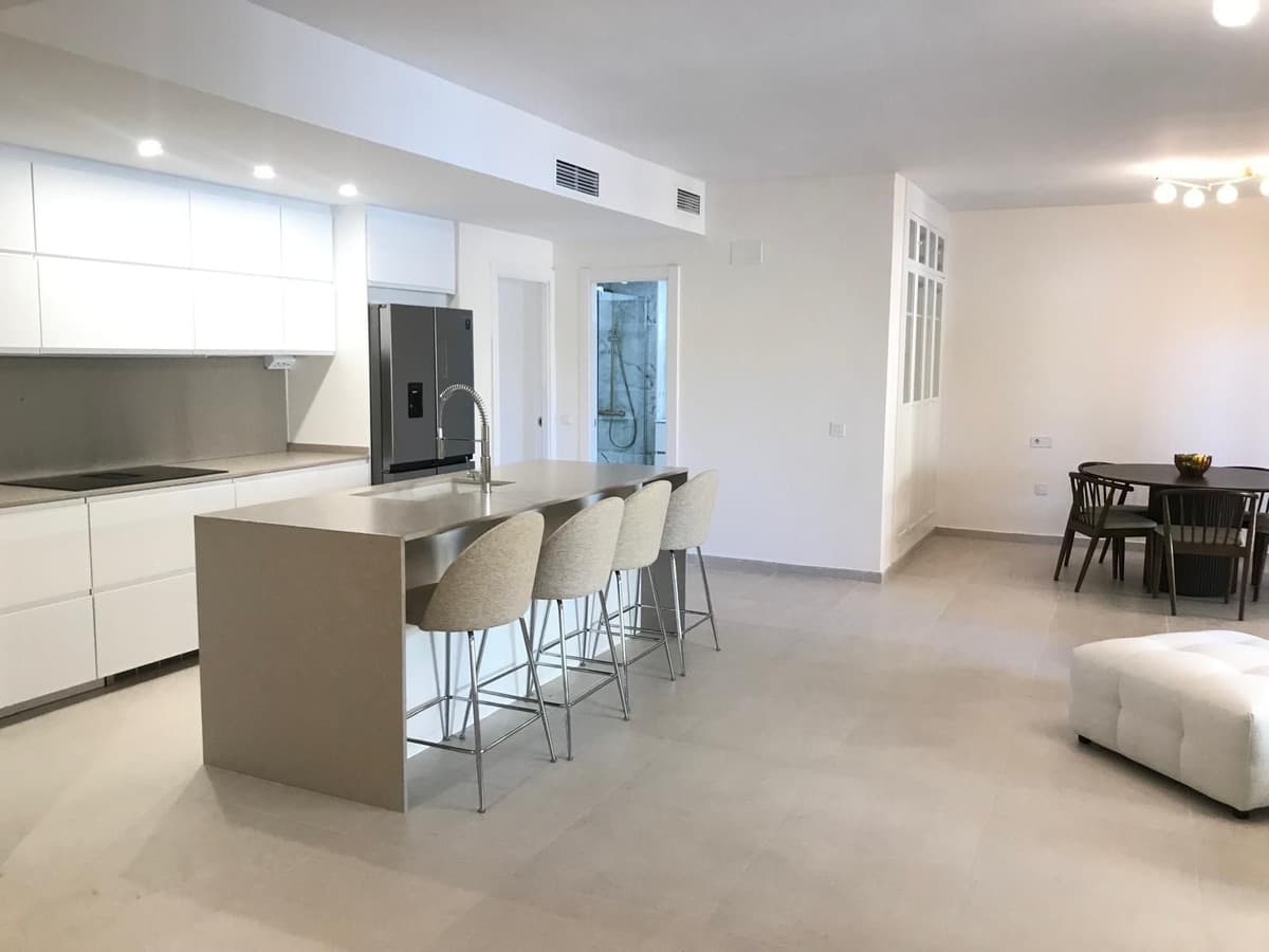 Middle Floor Apartment in San Pedro de Alcántara — photo 5 of 10