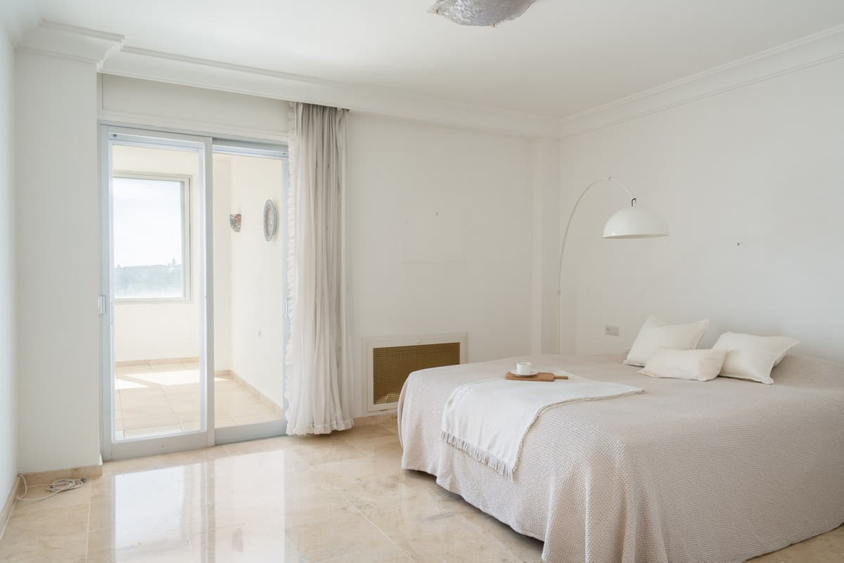 Middle Floor Apartment in Marbella — photo 10 of 10