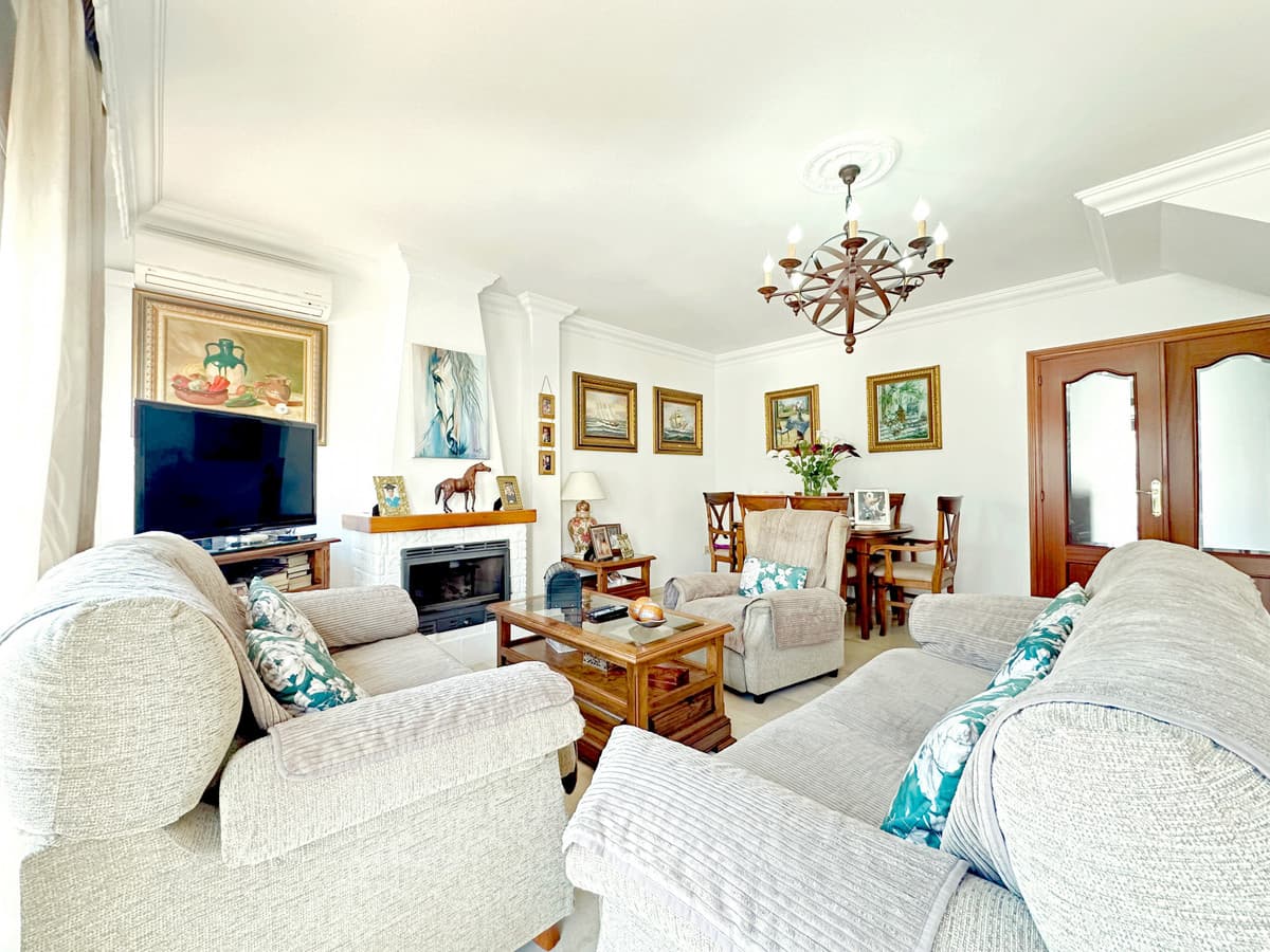 Townhouse in Estepona — photo 5 of 10