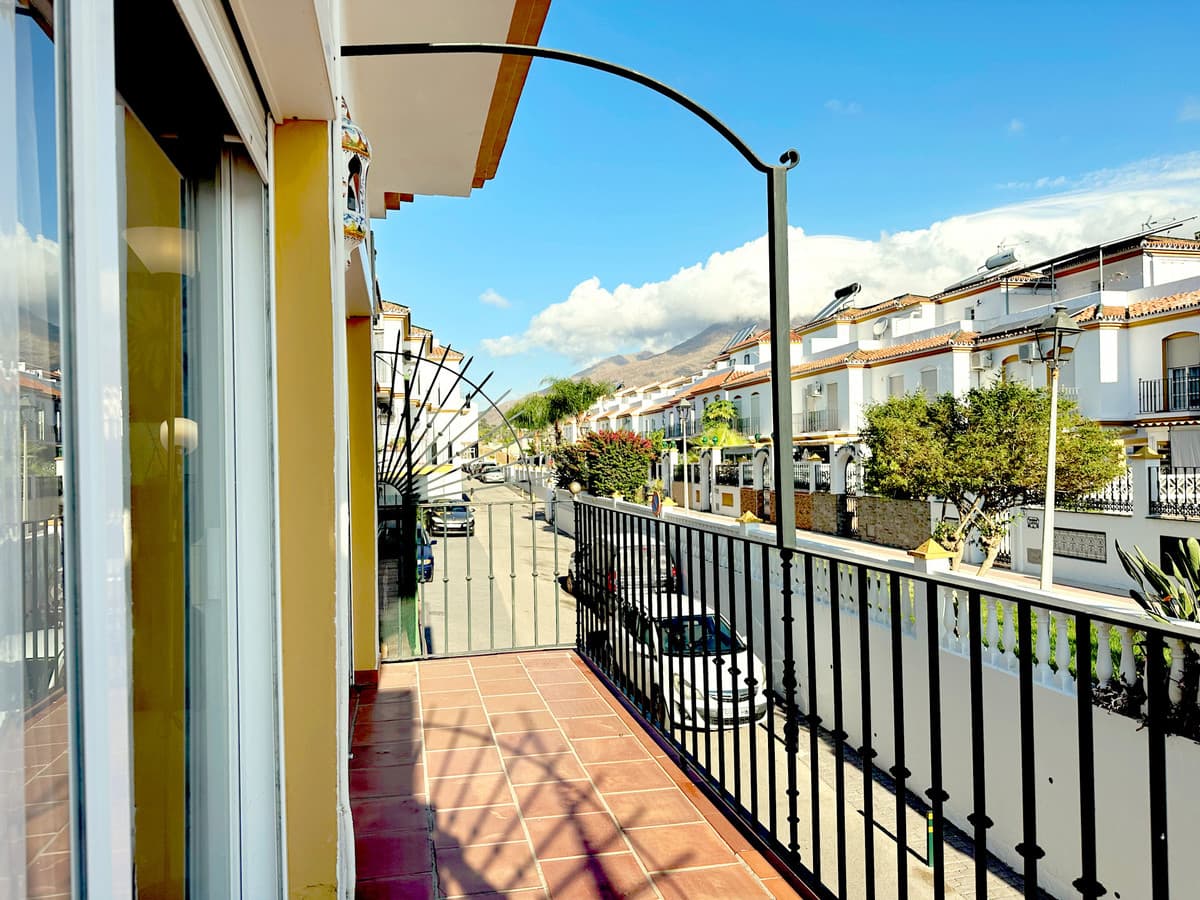 Townhouse in Estepona — photo 8 of 10