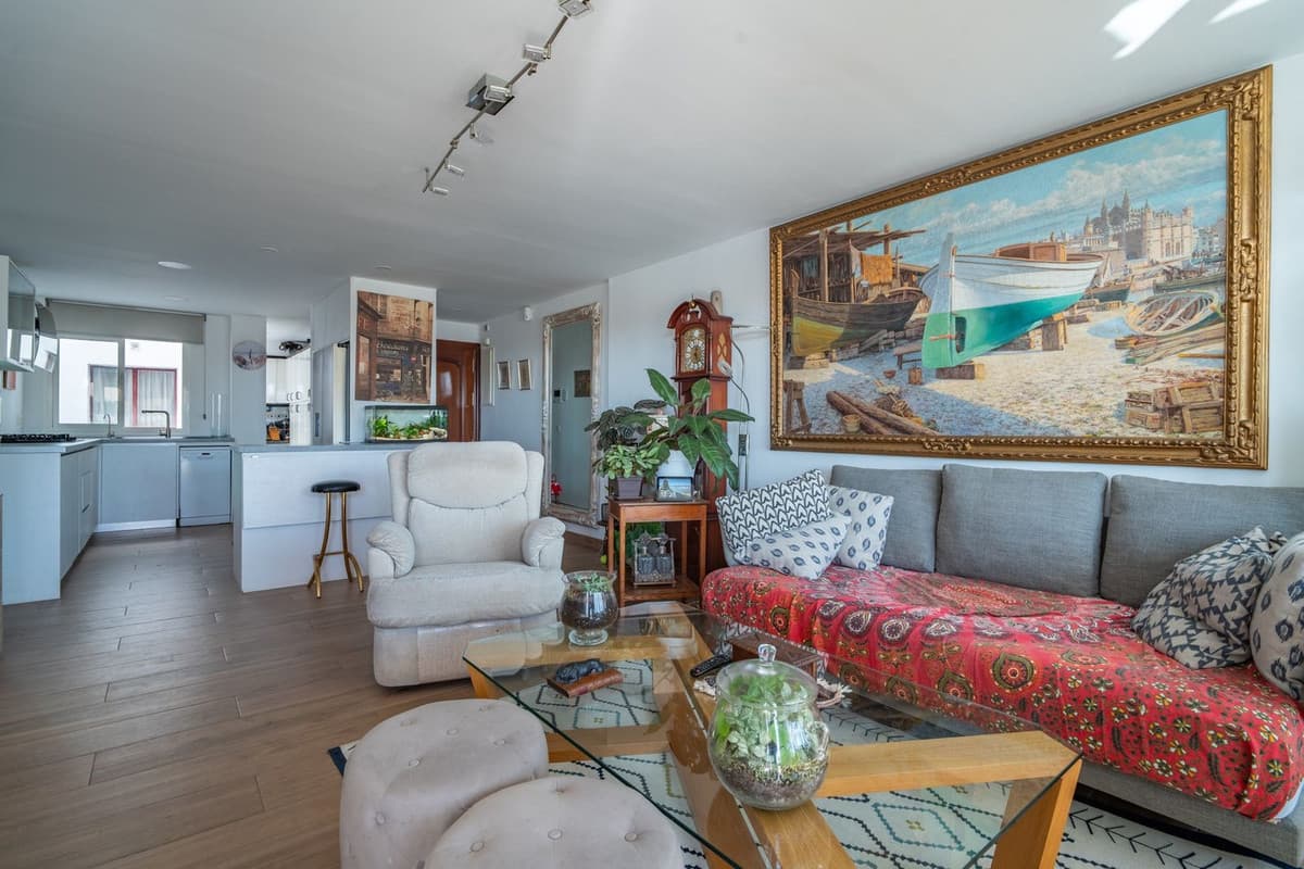 Middle Floor Apartment in El Palo — photo 4 of 10