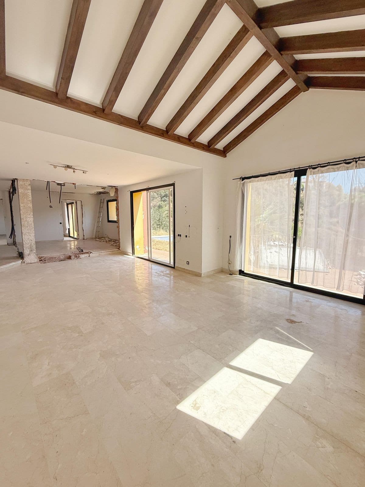 Detached Villa in Elviria — photo 1 of 10
