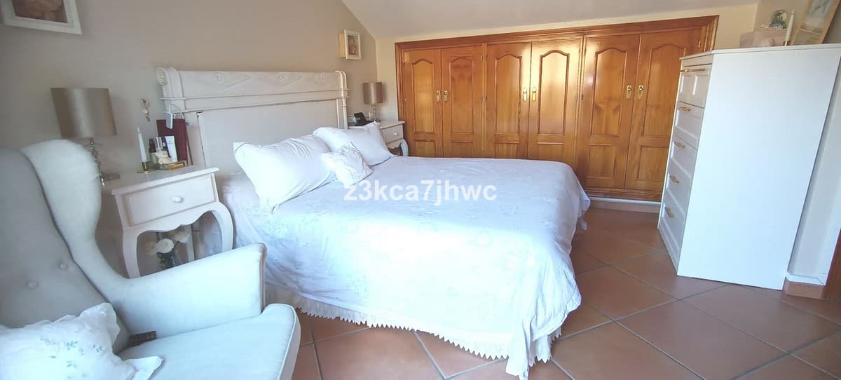 Townhouse in Estepona — photo 5 of 10