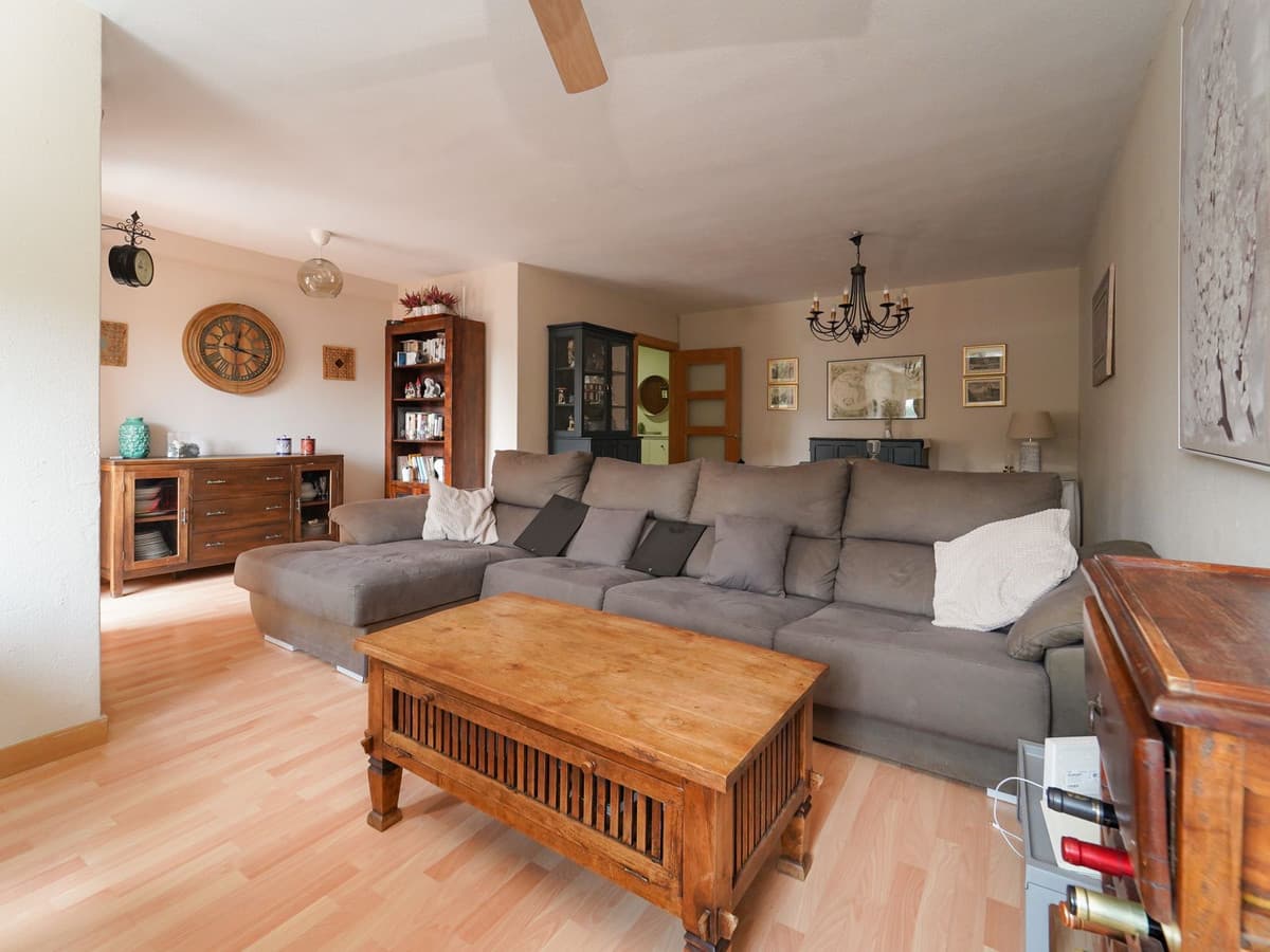 Middle Floor Apartment in Málaga Centro — photo 1 of 10