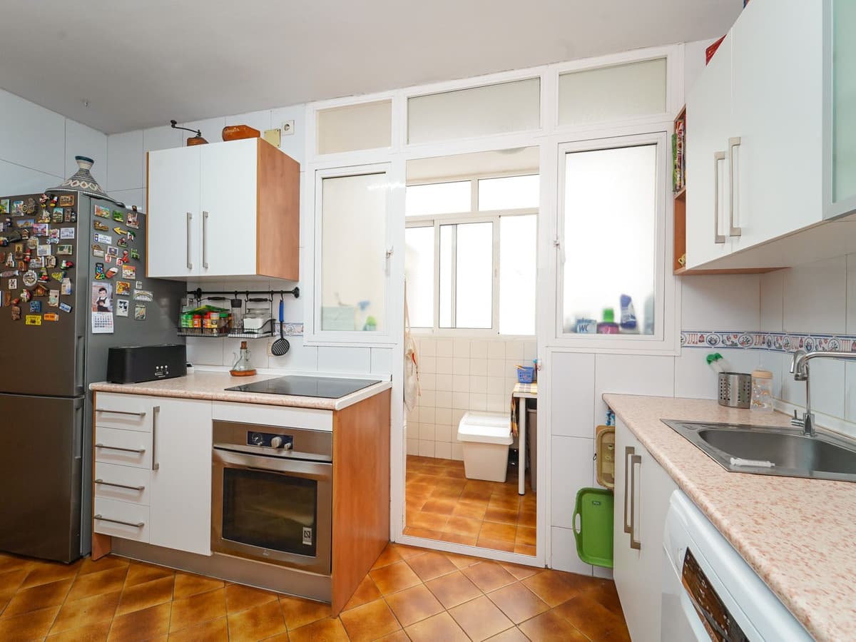 Middle Floor Apartment in Málaga Centro — photo 6 of 10
