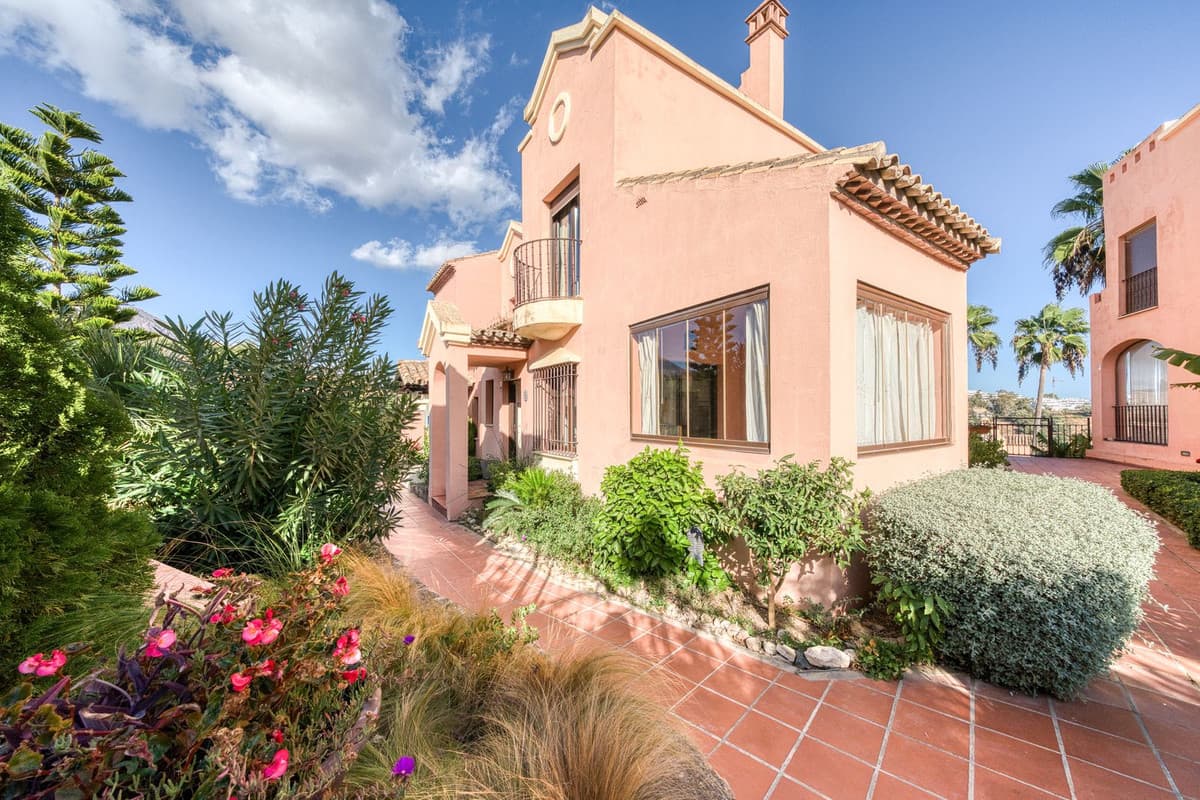 Townhouse in Estepona — photo 3 of 10